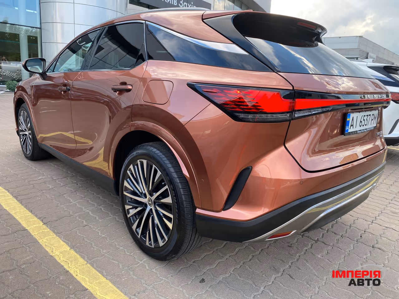 Lexus RX - фото 3