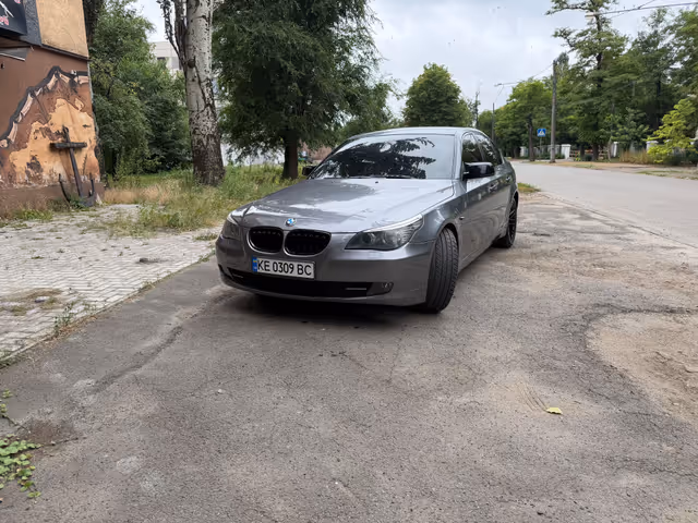BMW 5 серії - фото 1