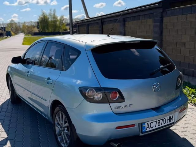 Mazda 3 - фото 3