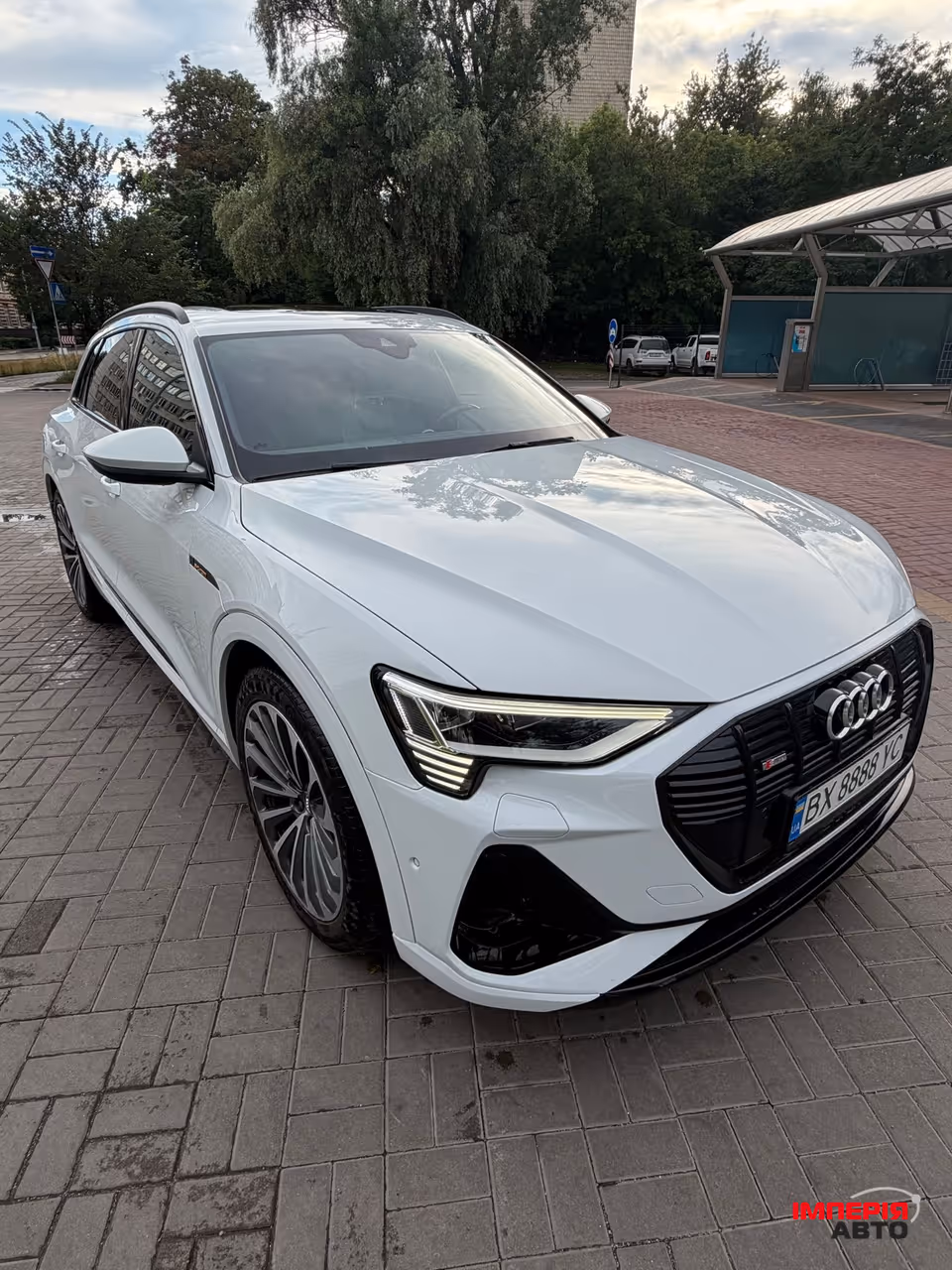 Audi e-tron - фото 3