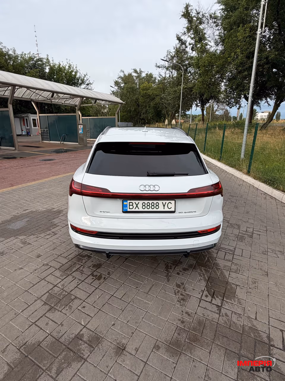 Audi e-tron - фото 10