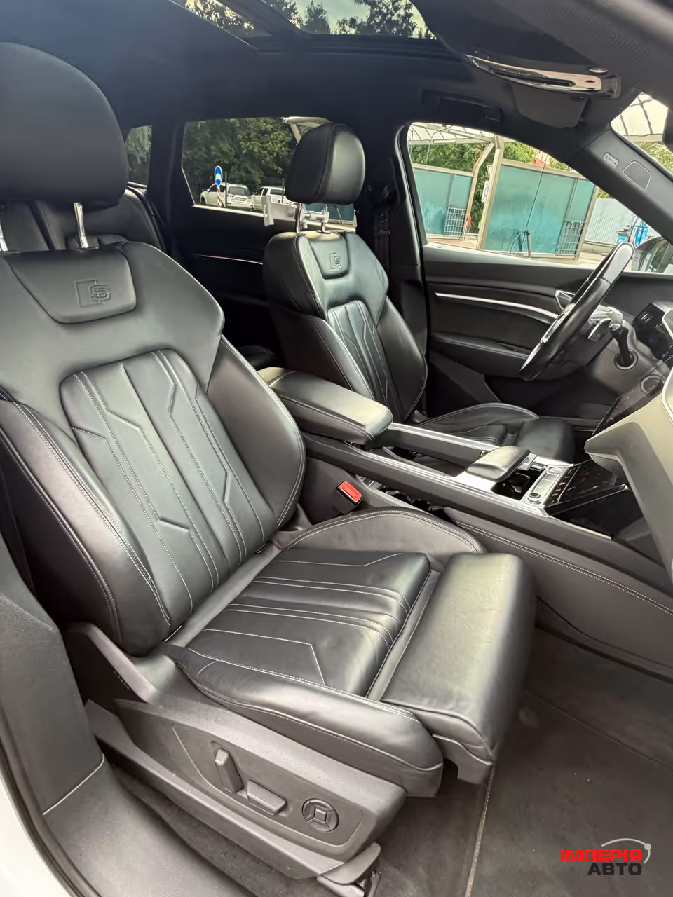 Audi e-tron - фото 16