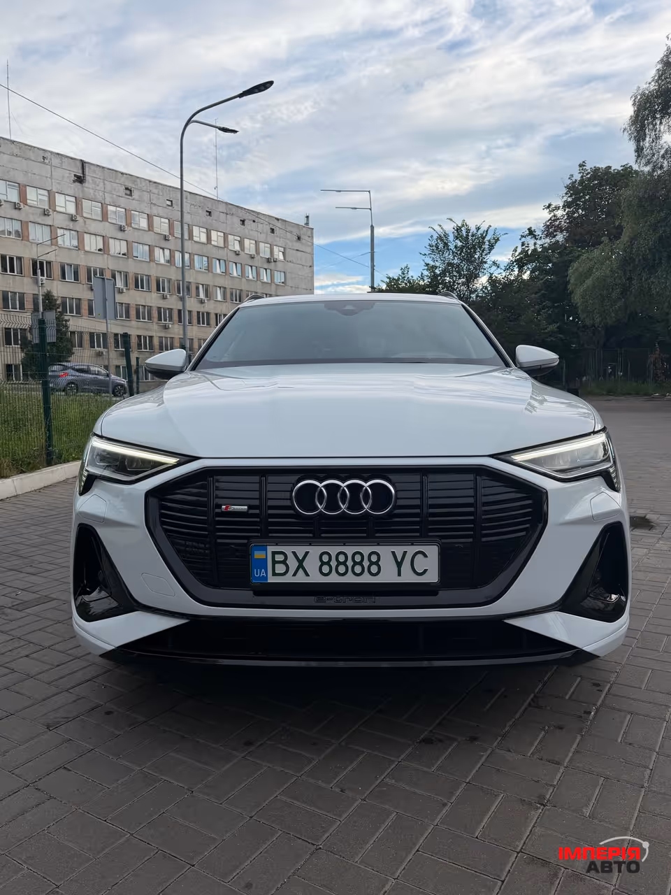 Audi e-tron - фото 7