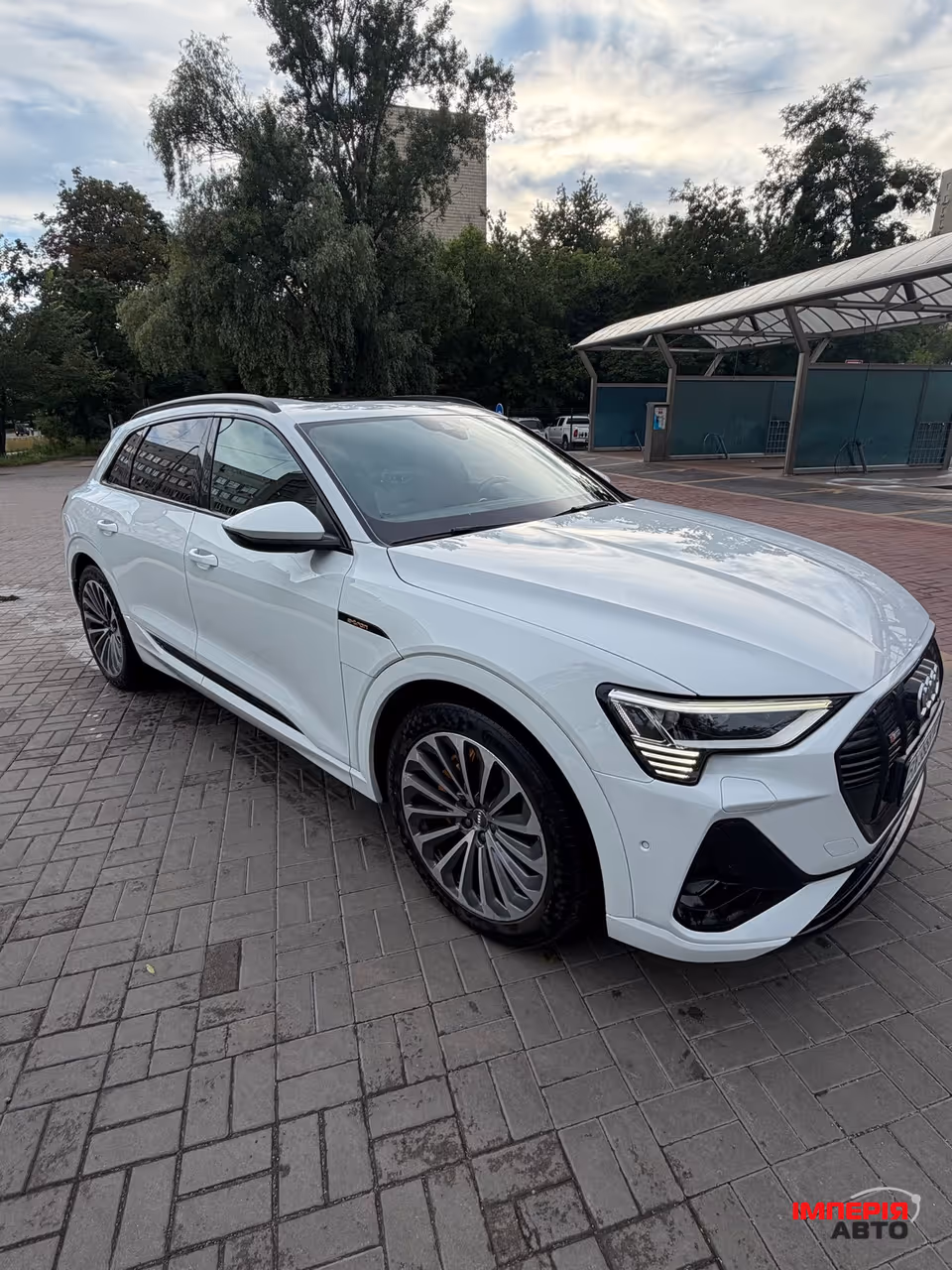 Audi e-tron - фото 14