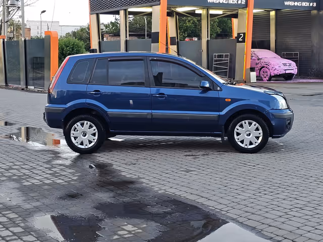 Ford Fusion - фото 4