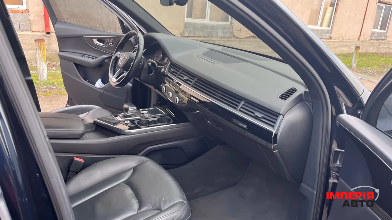 Audi Q7 - фото 9