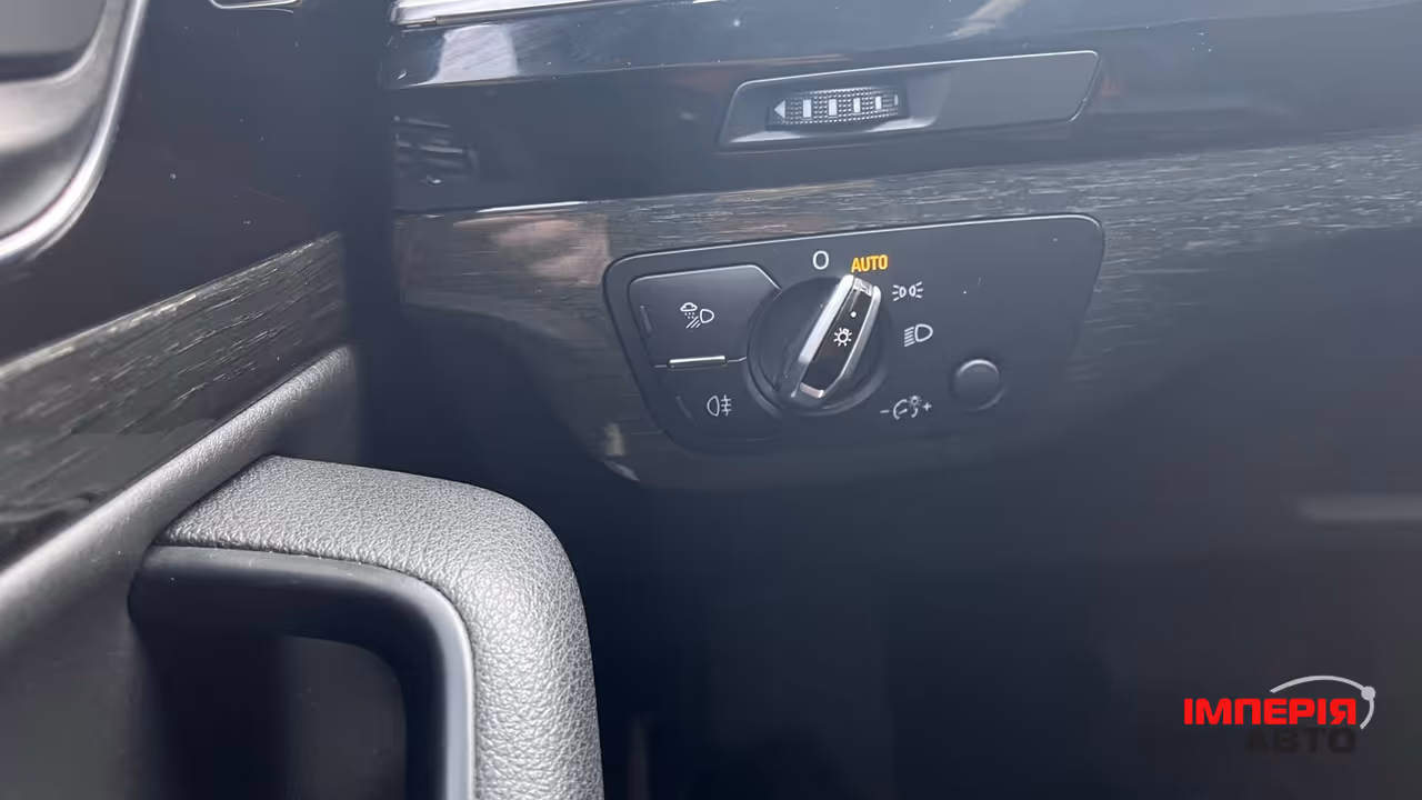 Audi Q7 - фото 21