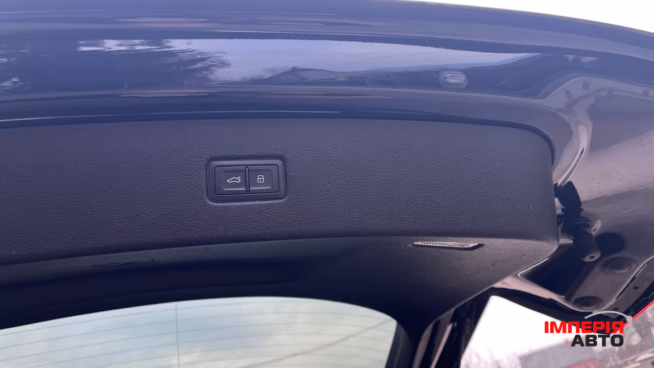 Audi Q7 - фото 11