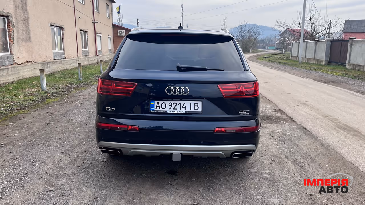 Audi Q7 - фото 4