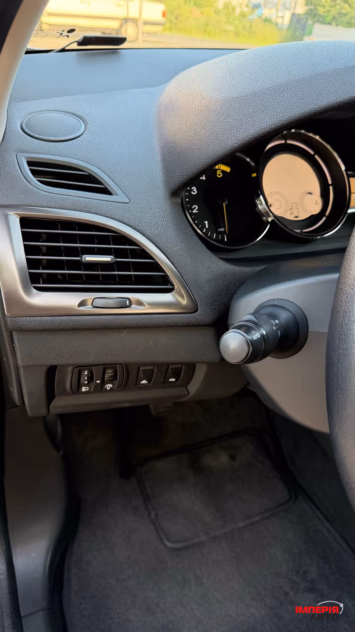 Renault Megane - фото 20