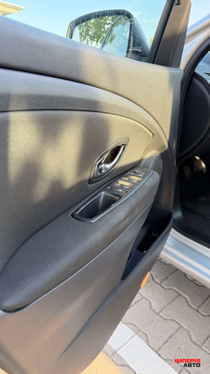 Renault Megane - фото 23