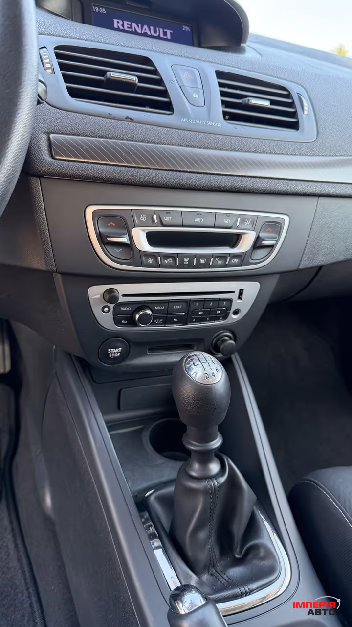 Renault Megane - фото 18