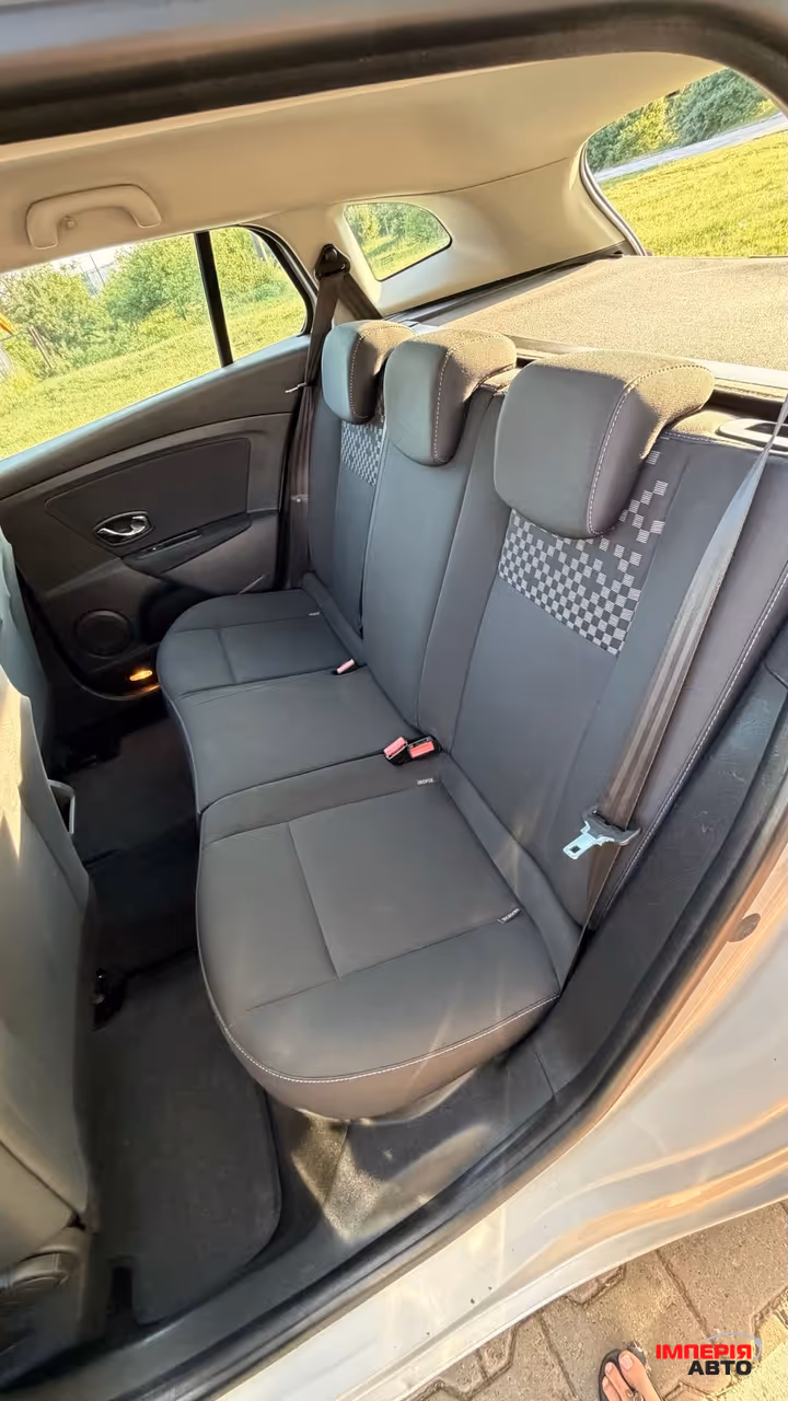 Renault Megane - фото 15