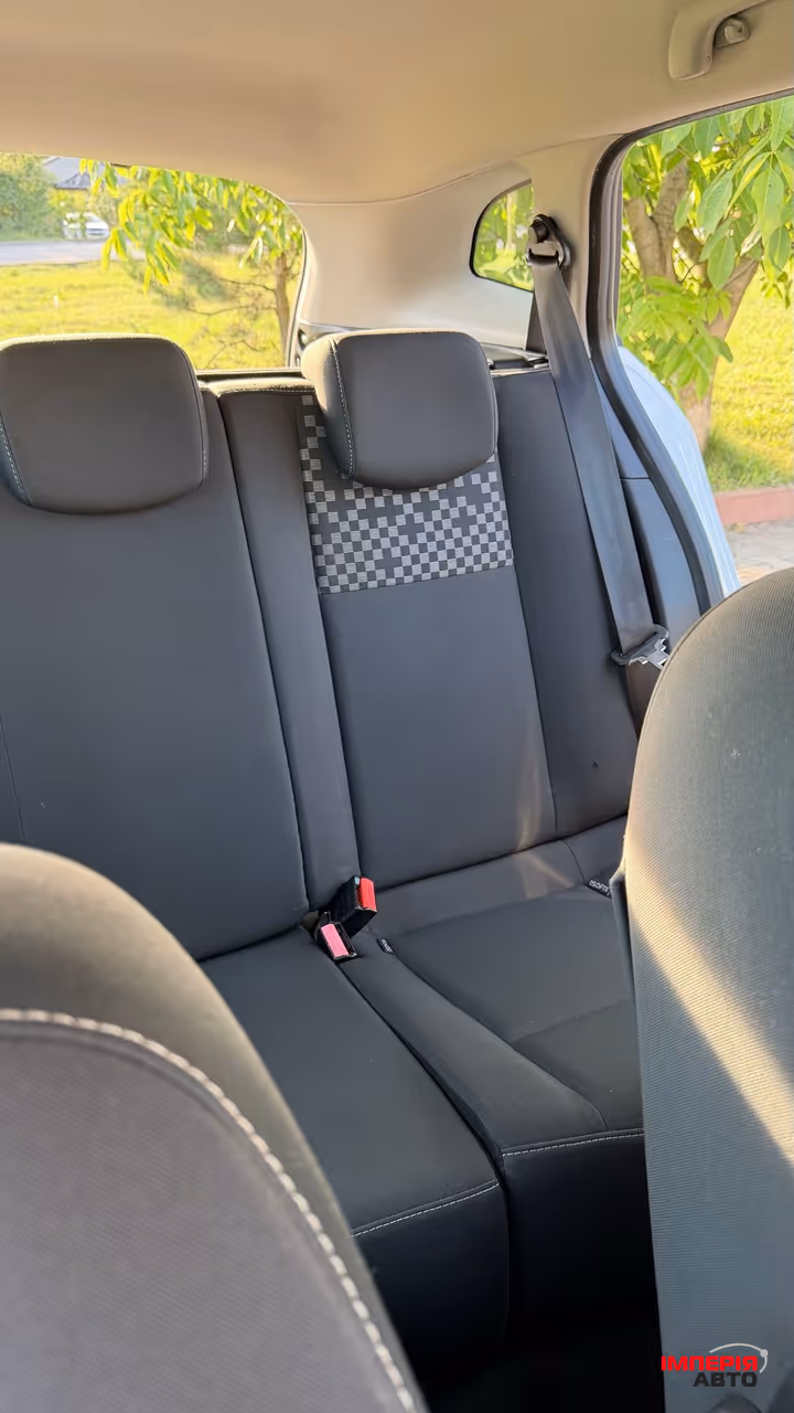 Renault Megane - фото 25