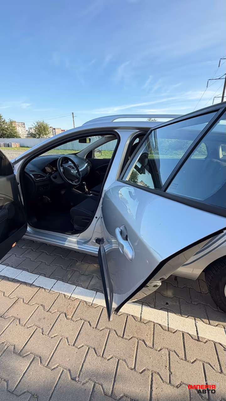 Renault Megane - фото 16