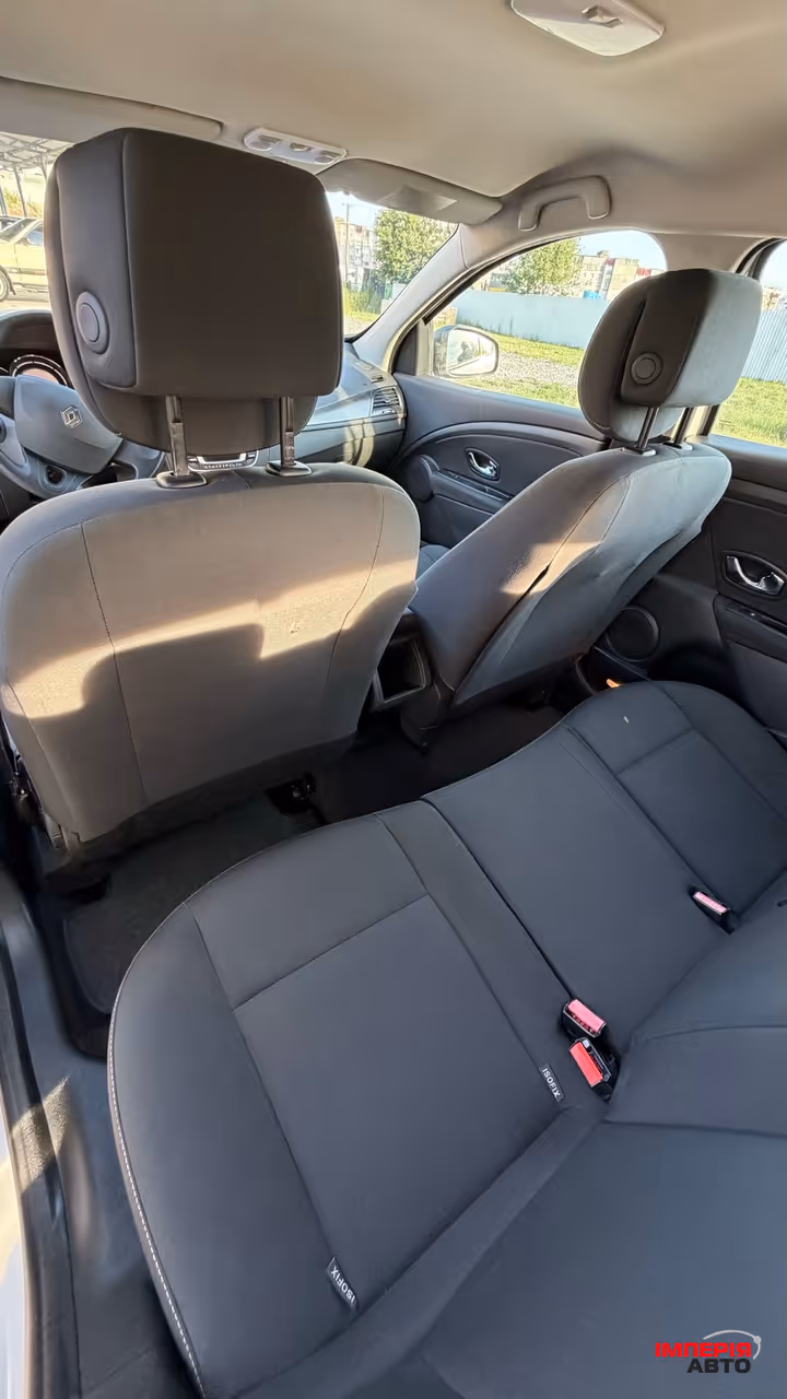 Renault Megane - фото 12