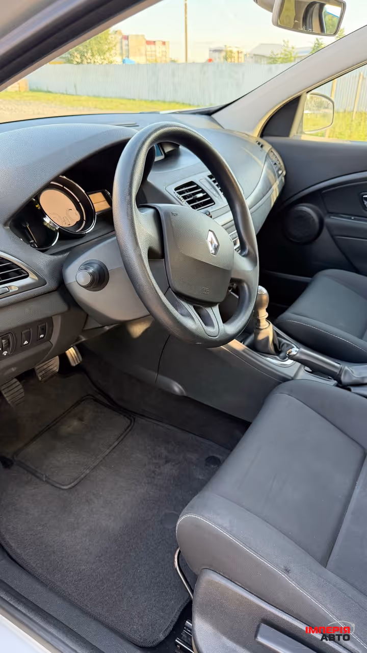 Renault Megane - фото 21