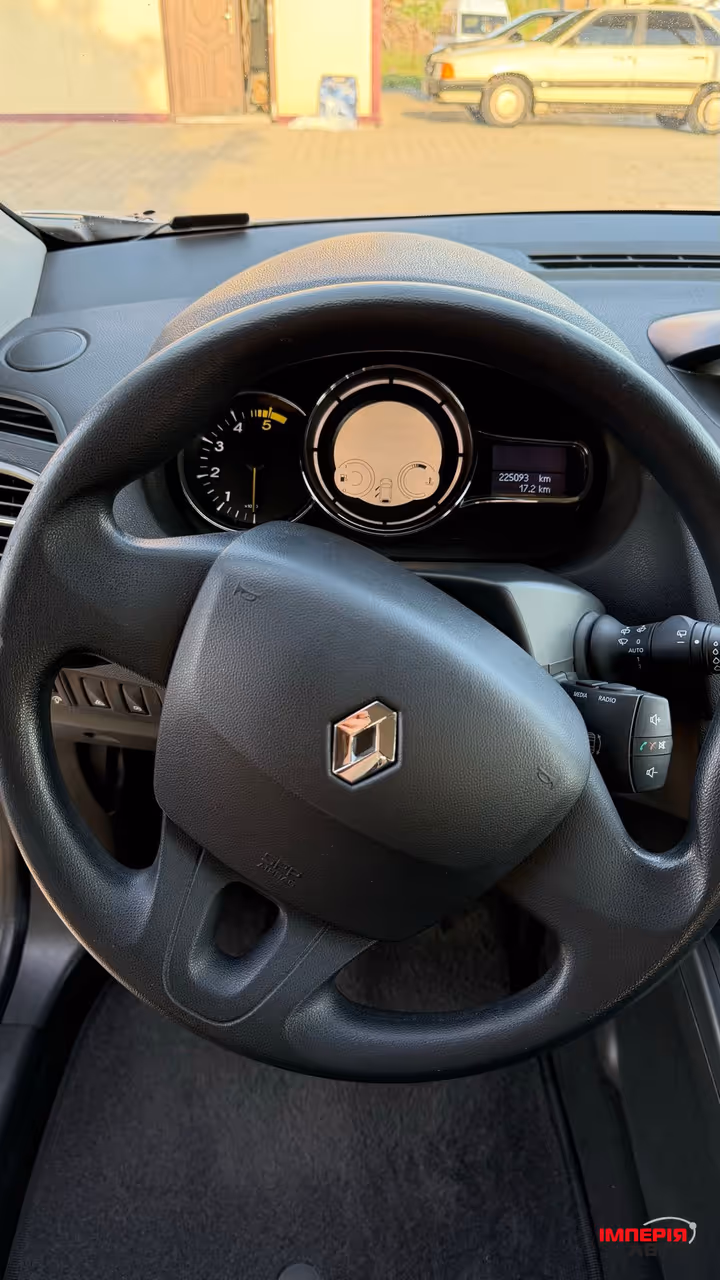 Renault Megane - фото 19