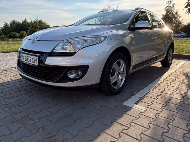 Renault Megane - фото 1