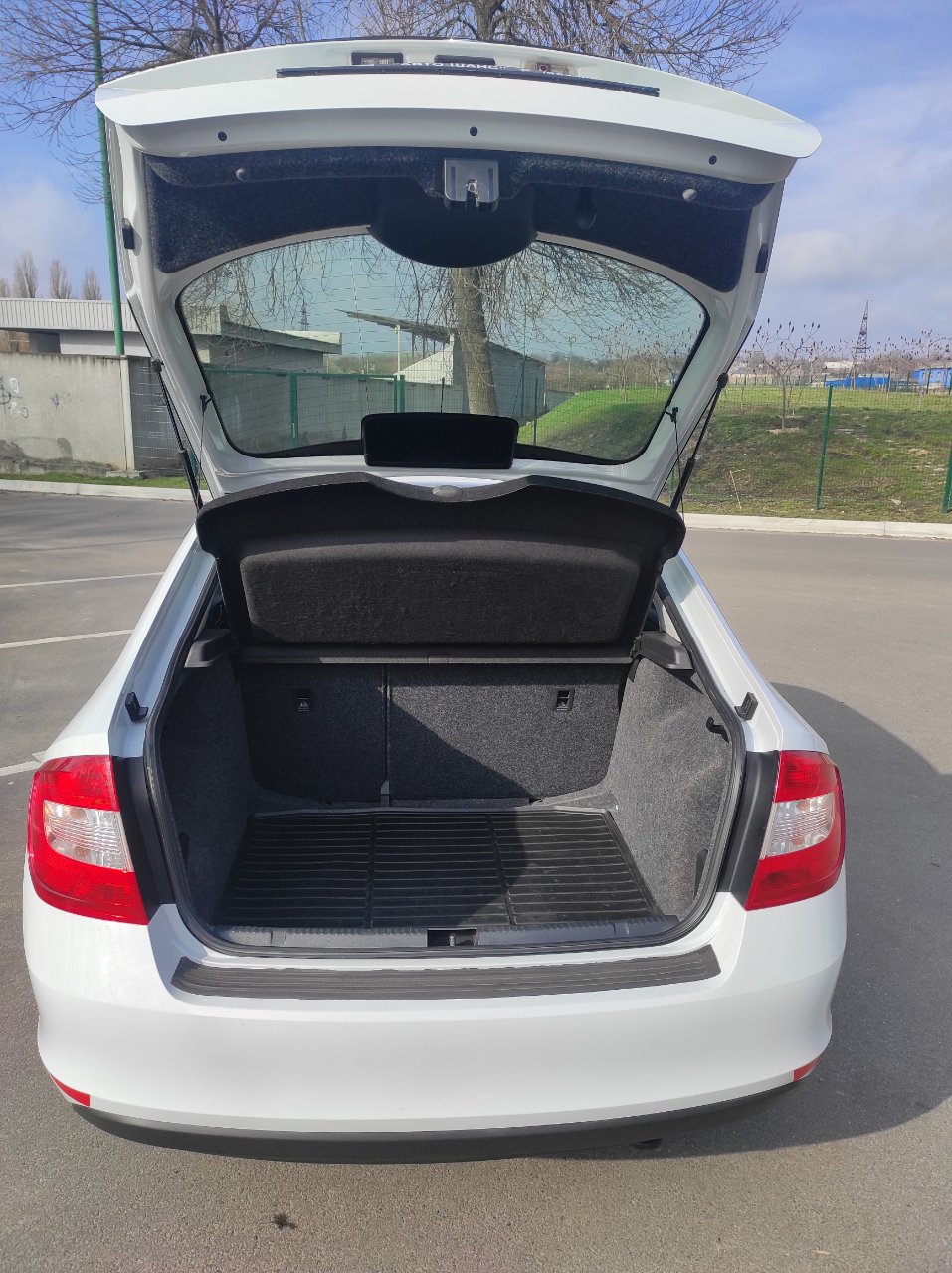 Skoda Rapid - фото 13