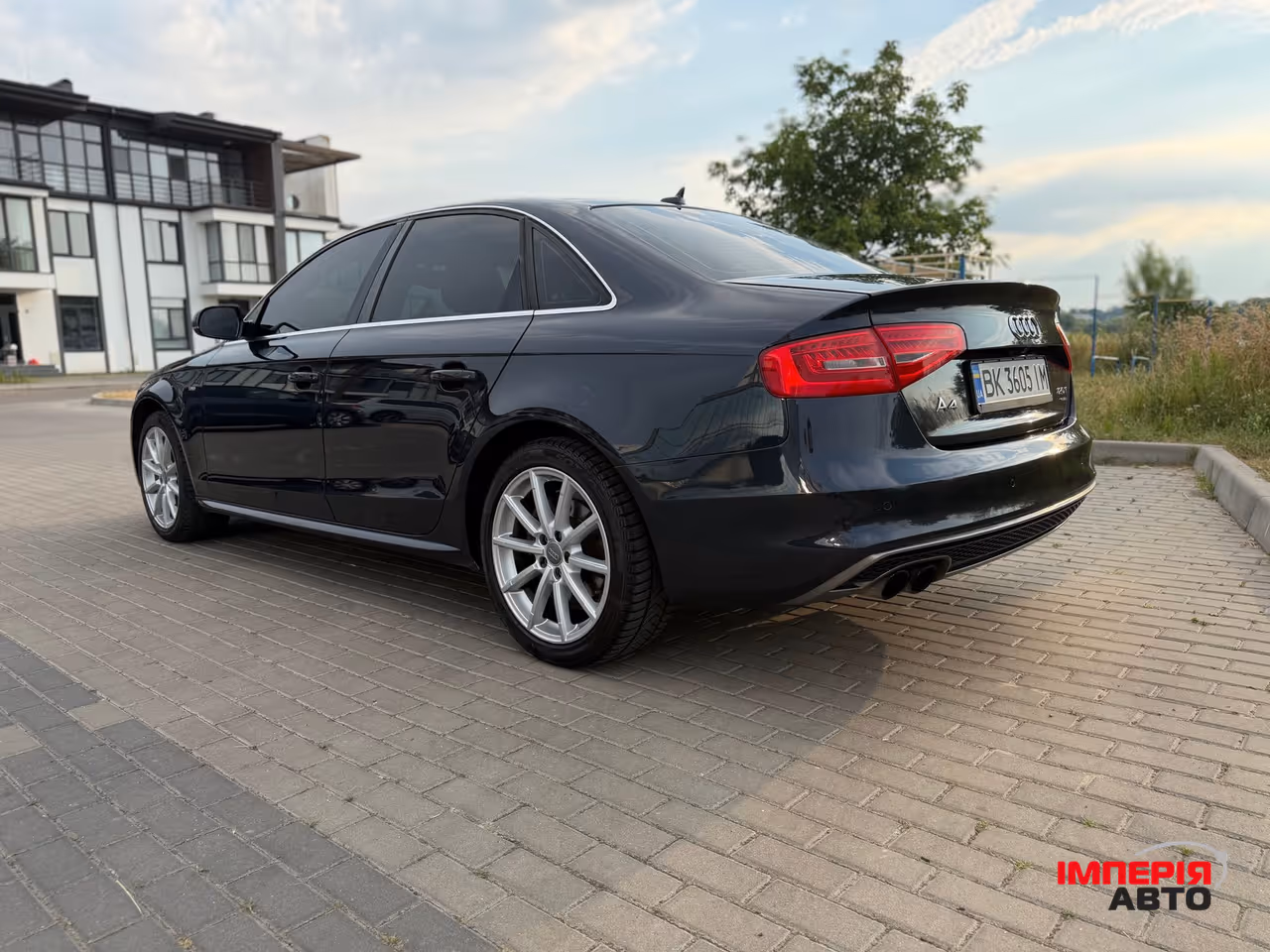 Audi A4 - фото 14