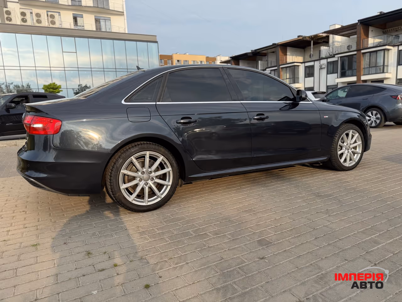 Audi A4 - фото 10