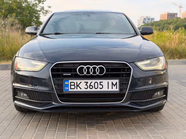 Audi A4 - фото 1