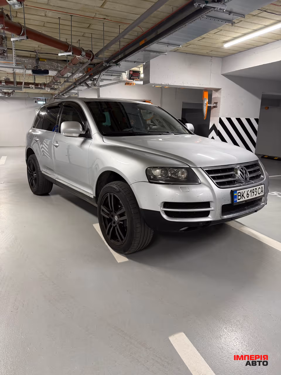 Volkswagen Touareg - фото 1