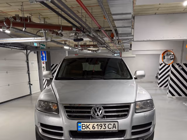 Volkswagen Touareg - фото 5