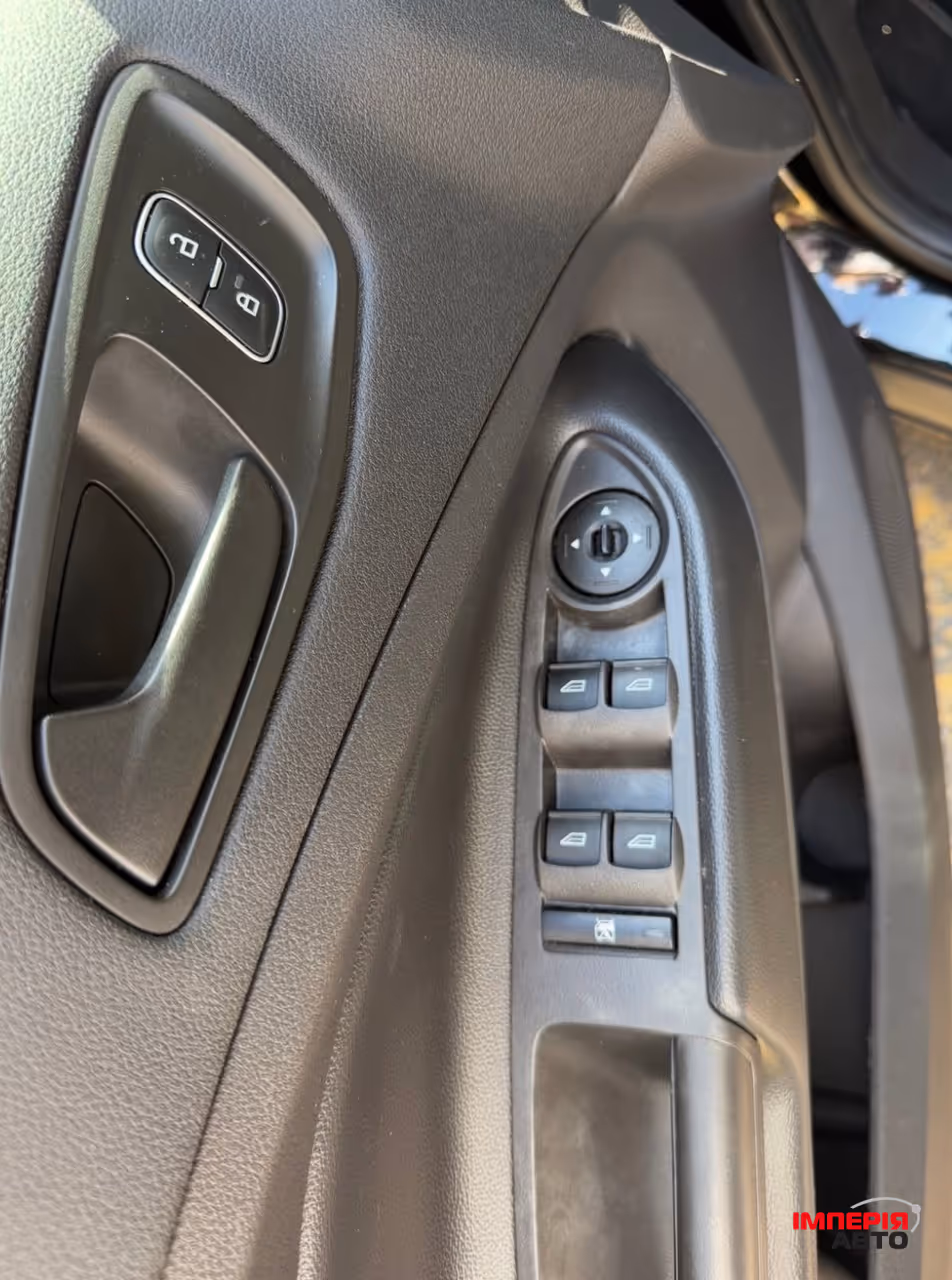 Ford Escape - фото 15