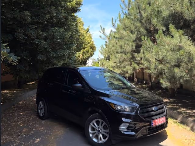 Ford Escape - фото 1