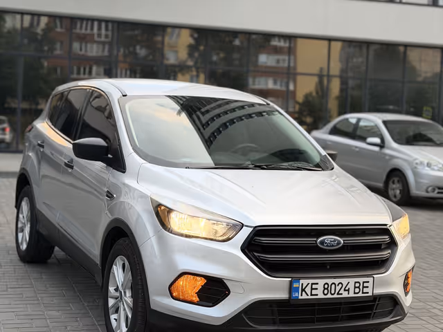 Ford Escape - фото 1