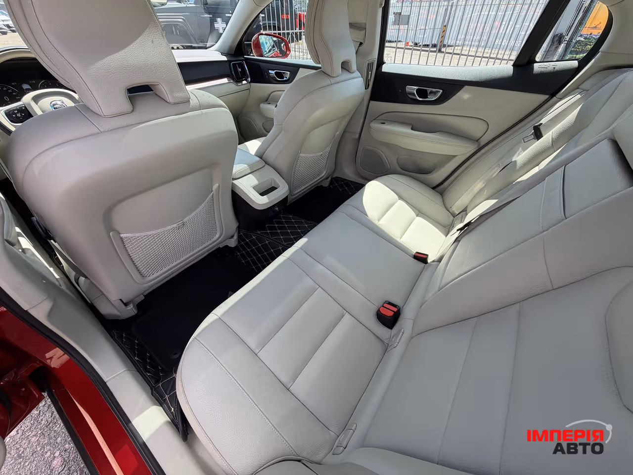 Volvo S60 - фото 17
