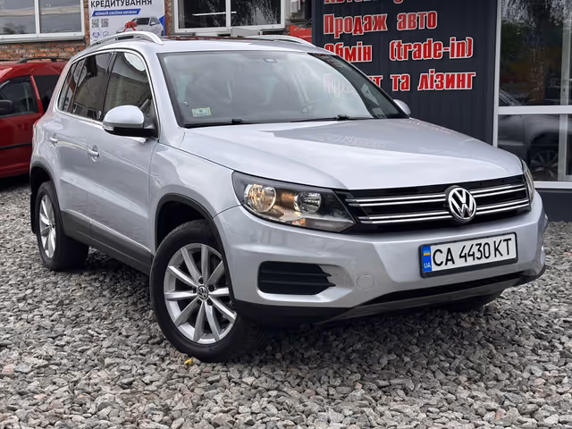 Volkswagen Tiguan - фото 1