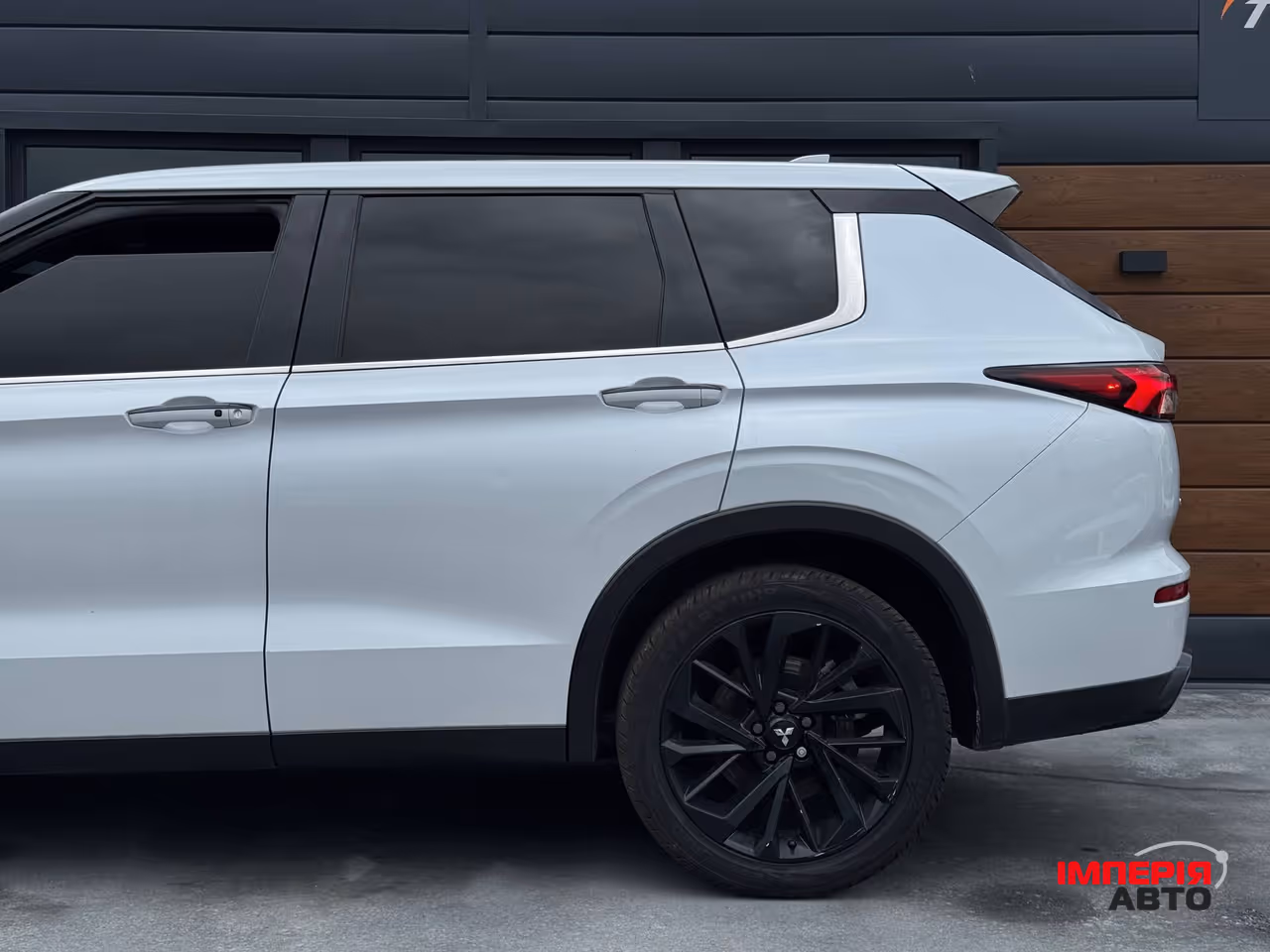 Mitsubishi Outlander - фото 17