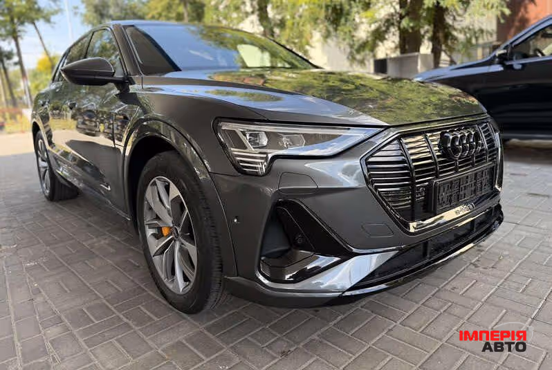 Audi e-tron - фото 3