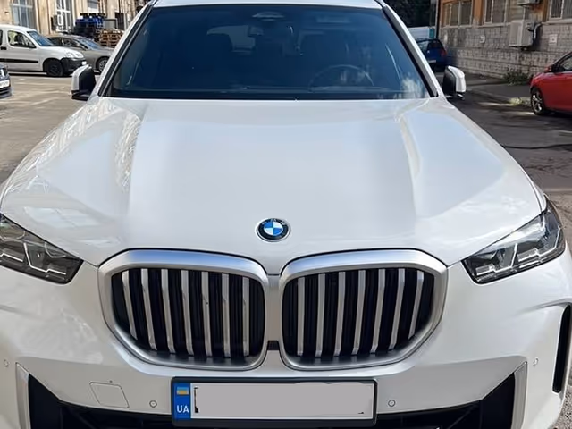 BMW X5 - фото 1