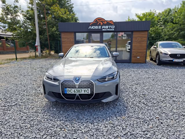 BMW i4 - фото 1
