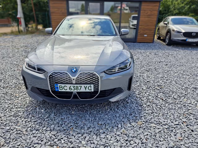 BMW i4 - фото 2