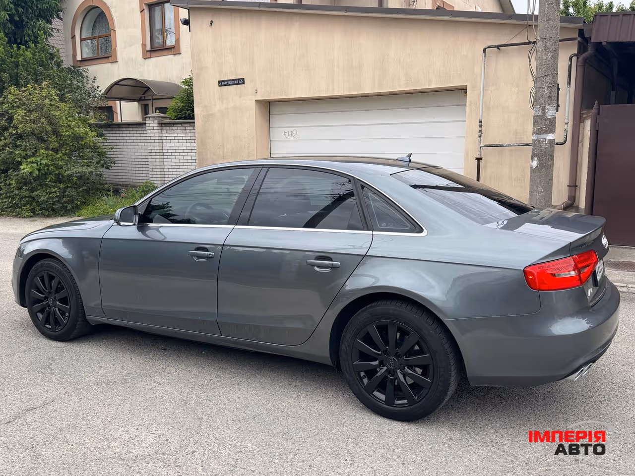 Audi A4 - фото 7