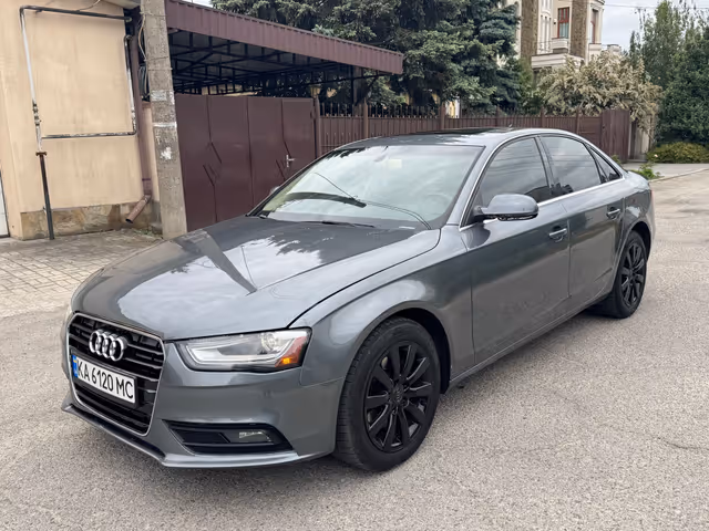 Audi A4 - фото 1