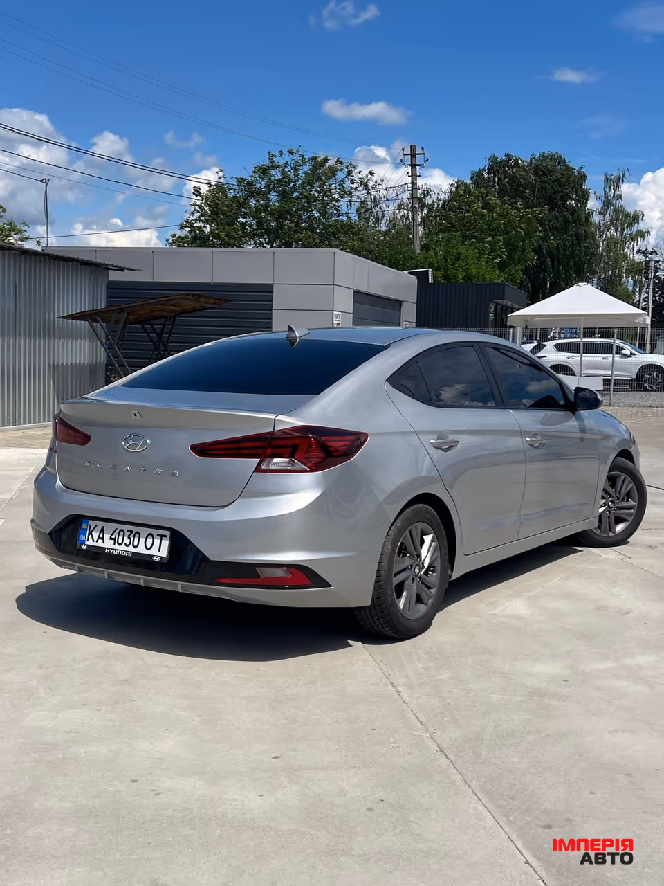 Hyundai Elantra - фото 3