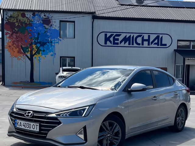 Hyundai Elantra - фото 2