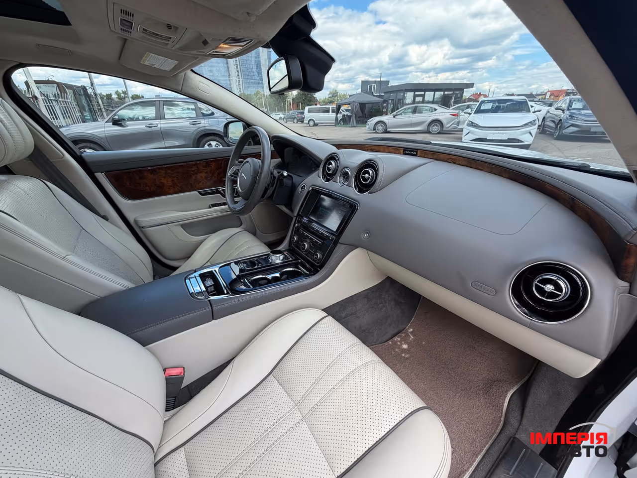 Jaguar XJ - фото 18