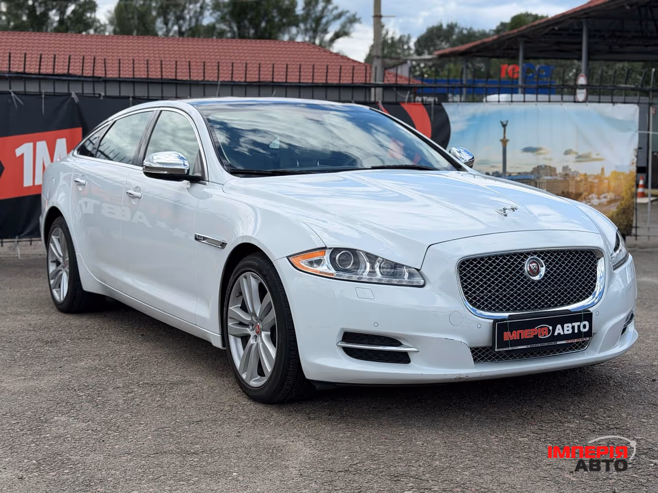 Jaguar XJ - фото 3