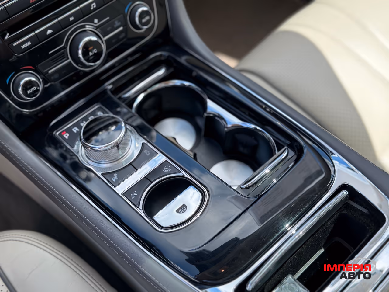 Jaguar XJ - фото 12