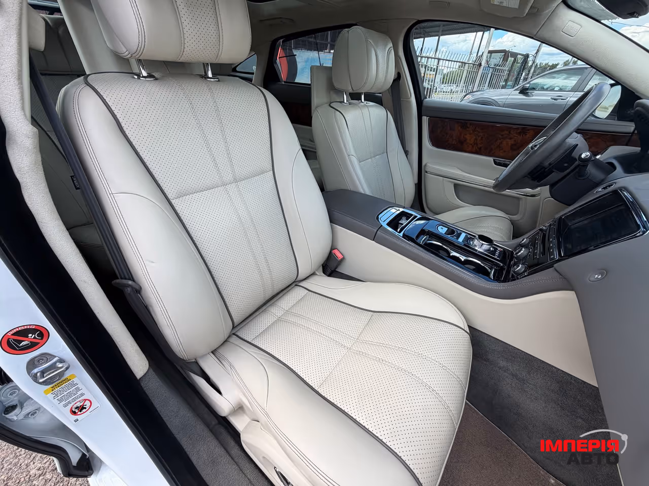 Jaguar XJ - фото 17