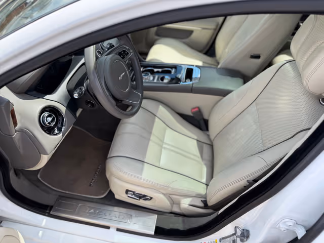 Jaguar XJ - фото 5