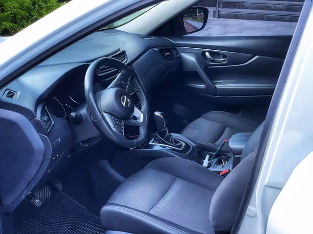 Nissan Rogue - фото 2