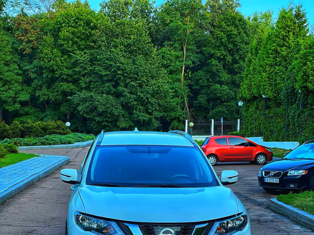 Nissan Rogue - фото 1